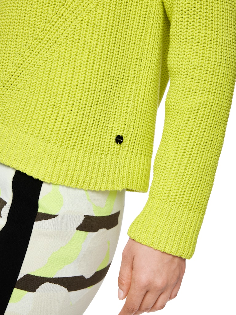 Grobstrick-Pullover in limoncello Knitted in Germany