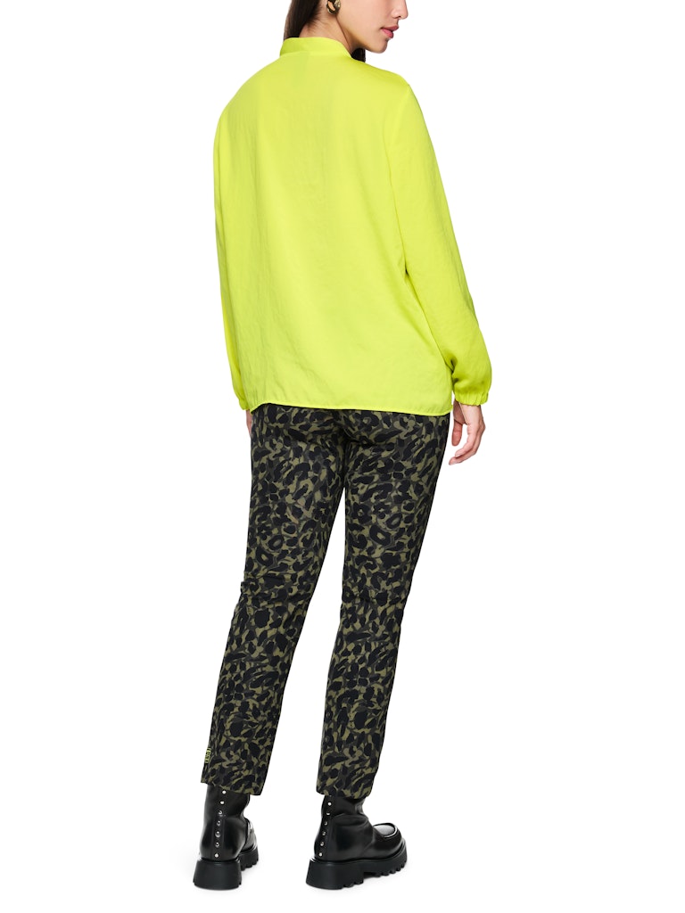 Basic Bluse mit V-Ausschnitt in limoncello