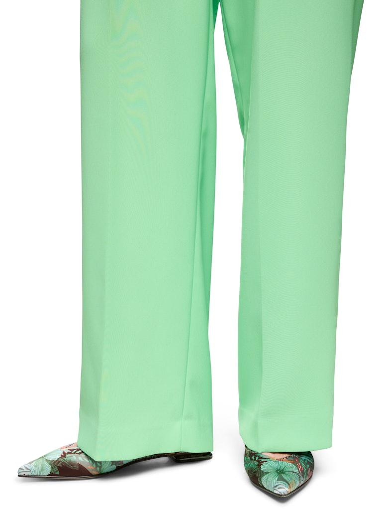 High-Waist Hose in bright apple green Modell WASCO