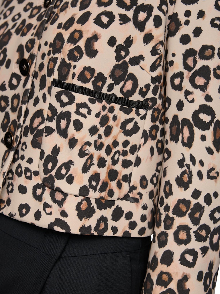 Kurze Scuba Jacke im Leo-Print in soft cappuccino
