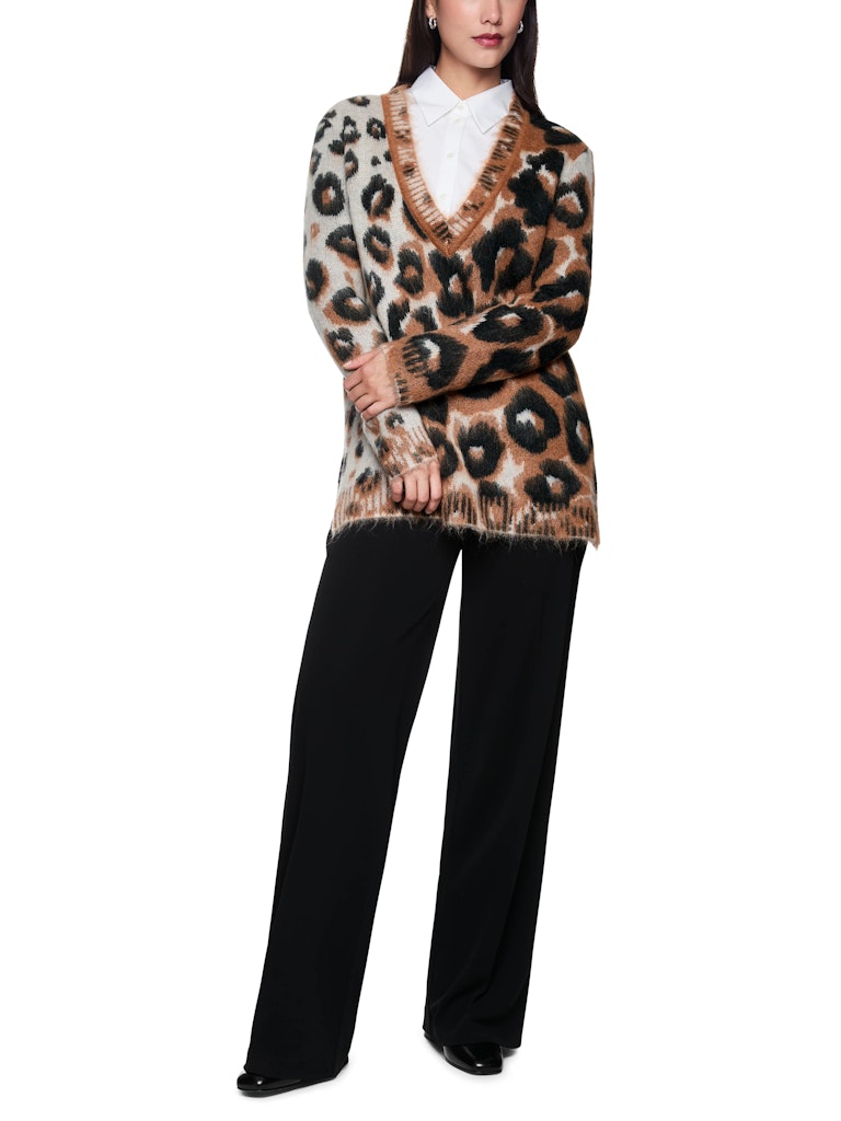 Haariger Leo-Pullover in soft cappuccino Knitted in Germany
