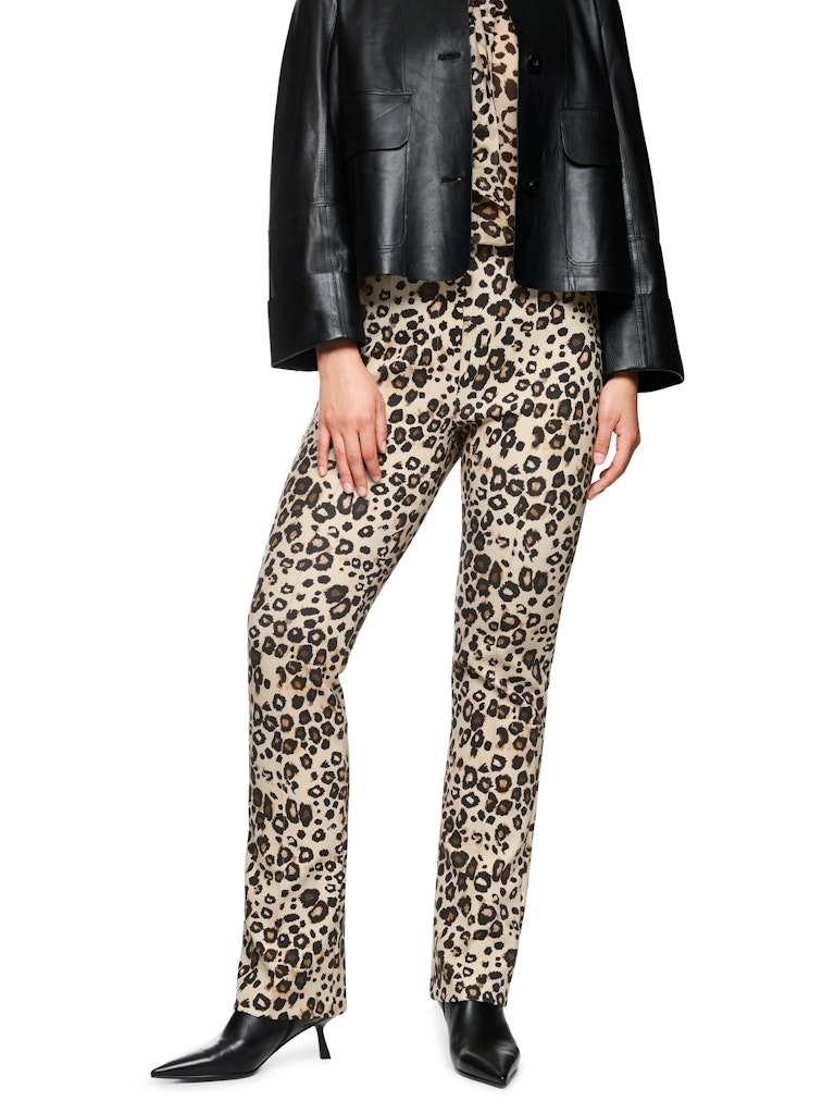 Scuba Hose im Leo-Print in soft cappuccino ModellFREDERICA