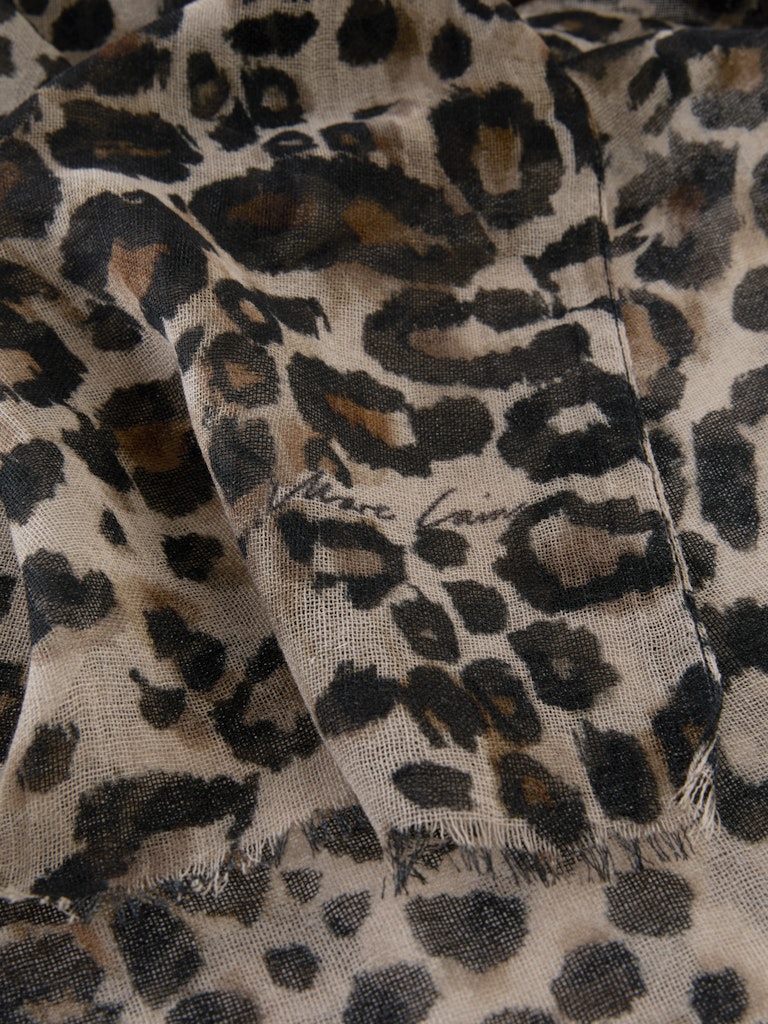 Leo-Print Schal mit Kaschmiranteil in soft cappuccino