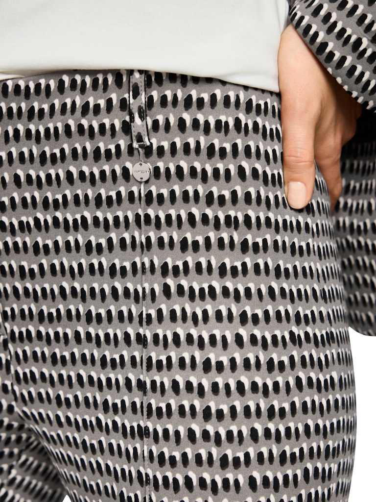 Scuba Hose im Sprinkles-Print in soft charcoal Modell SYDNEY