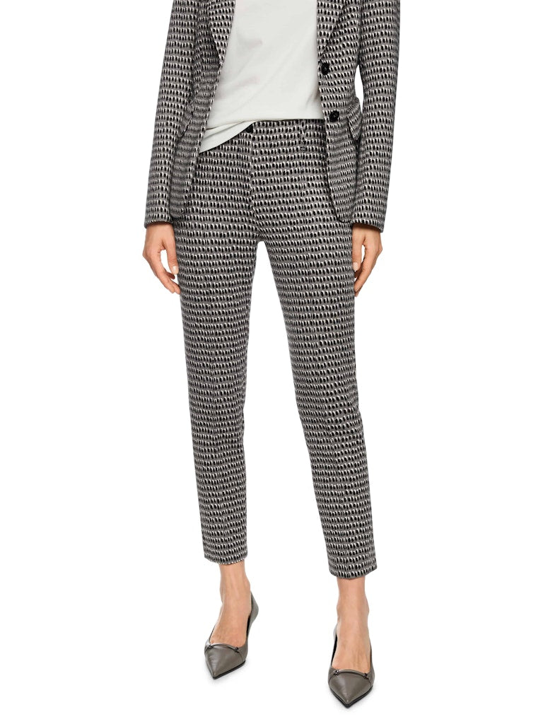 Scuba Hose im Sprinkles-Print in soft charcoal Modell SYDNEY