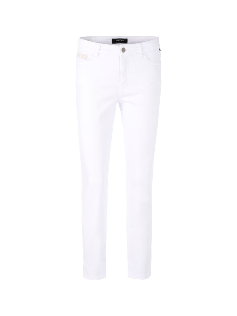 Slim Fit Jeans in soft lavender Modell SILEA
