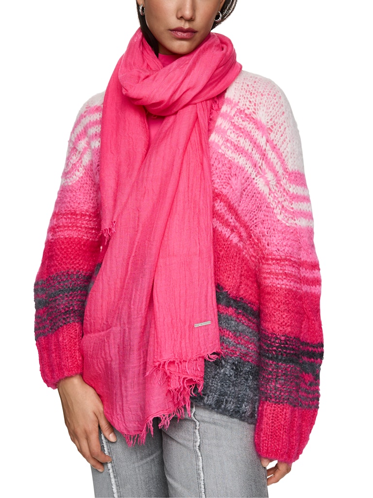Leichter Schal in Knitter-Optik in dragon fruit