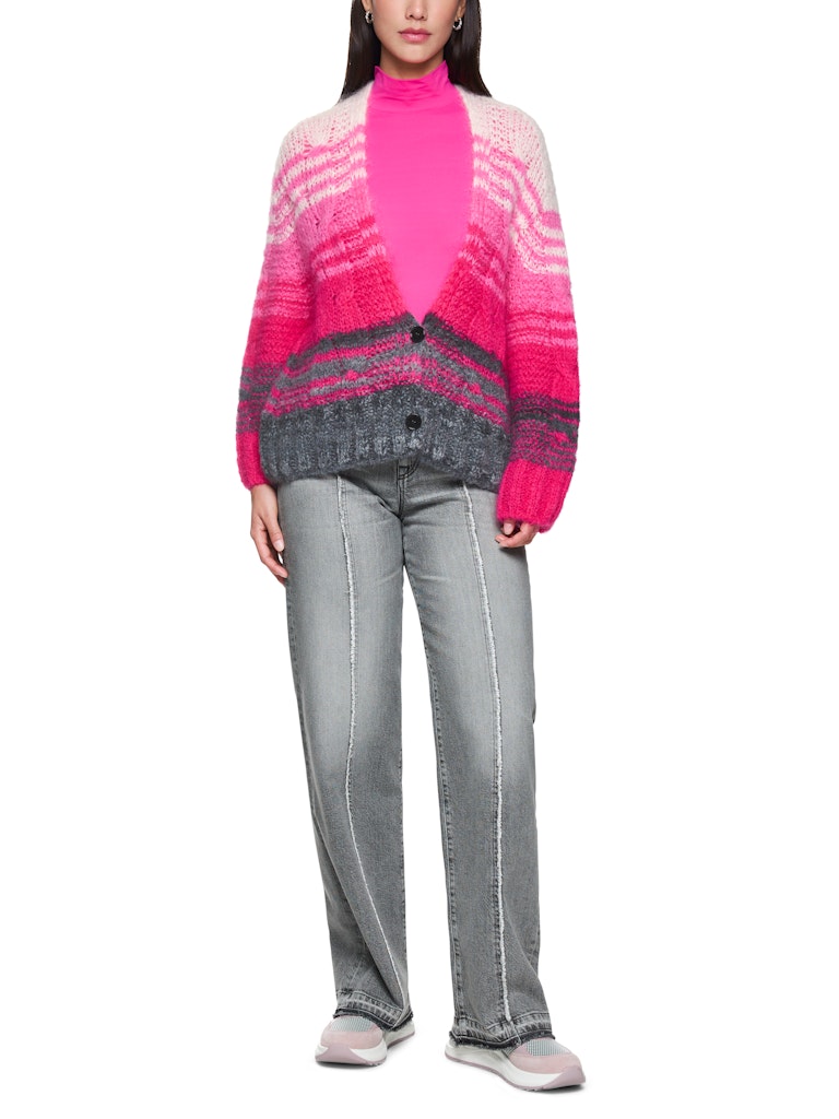 Grobstrickjacke im Farbverlauf in pink Knitted in Germany
