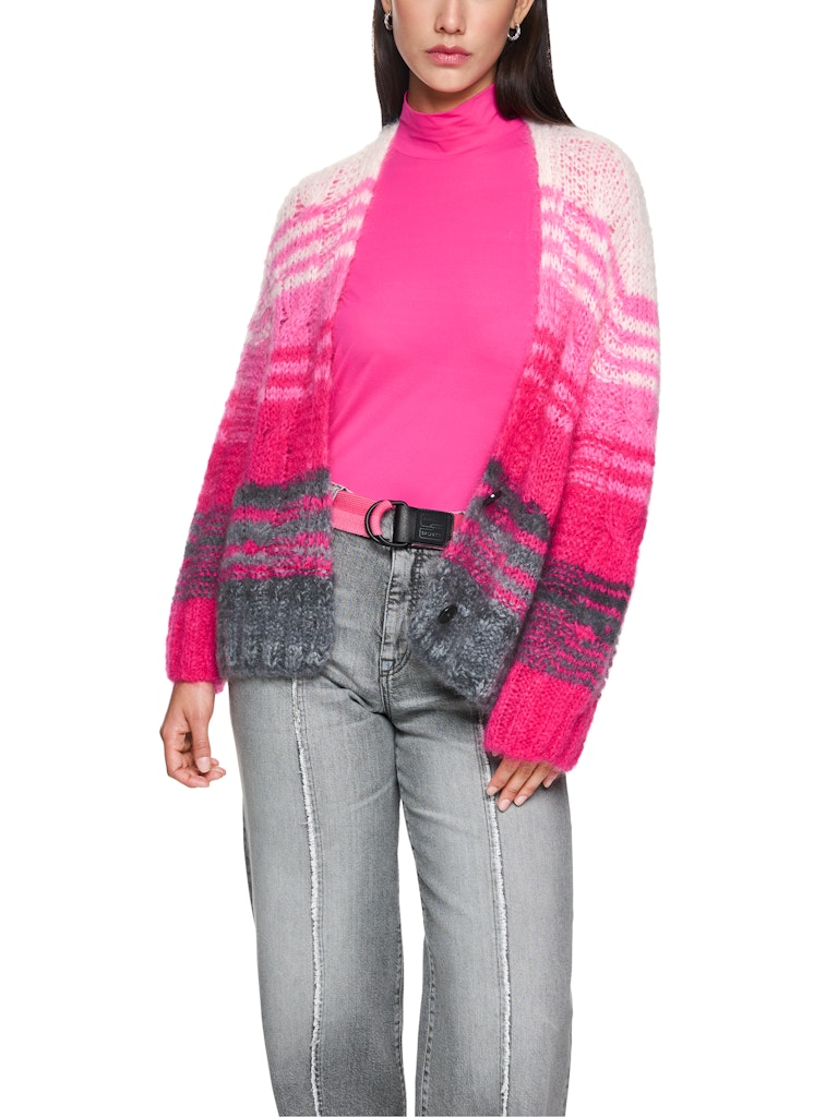 Grobstrickjacke im Farbverlauf in pink Knitted in Germany