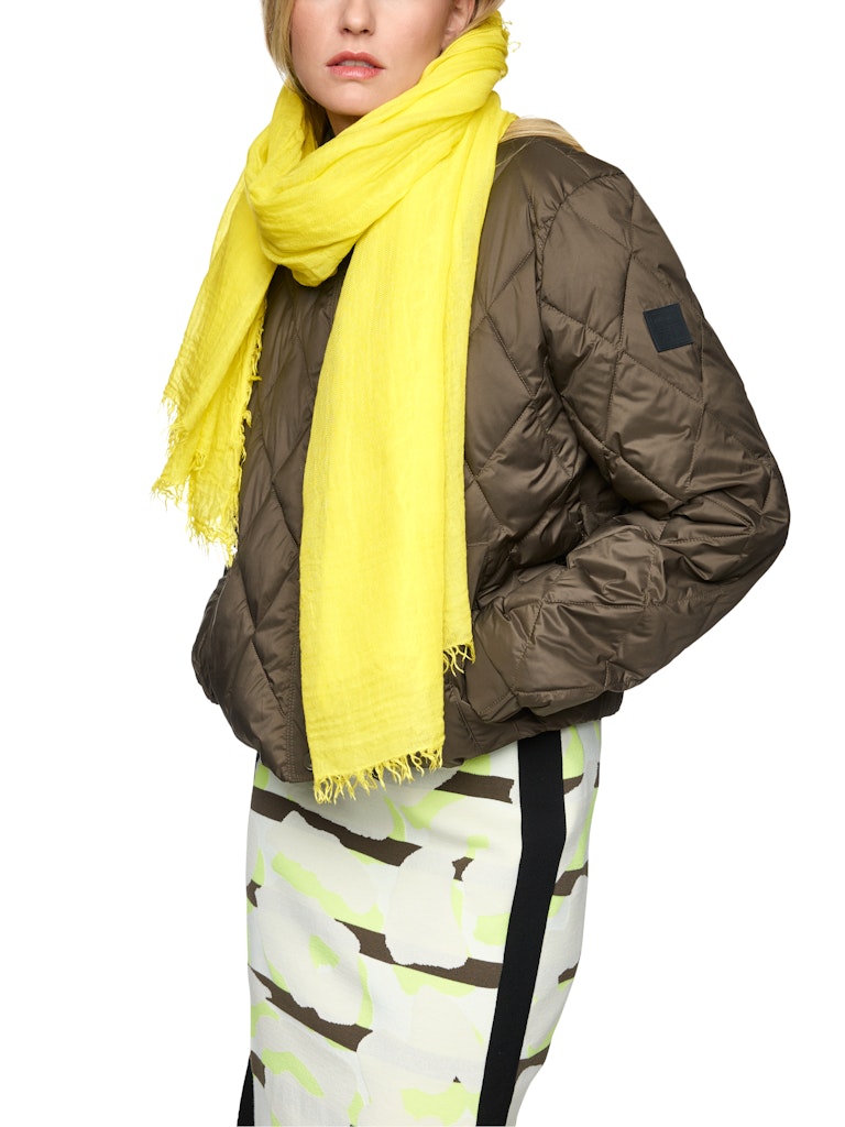 Leichter Schal in Knitter-Optik in limoncello
