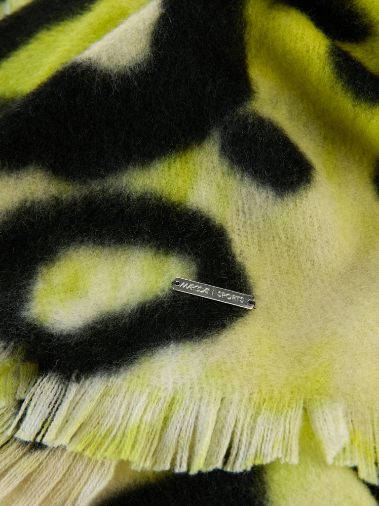 Wollschal mit Leo-Print in limoncello