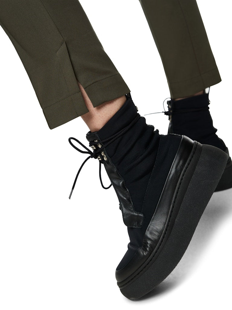 Schmale Hose in olive Modell SYDNEY