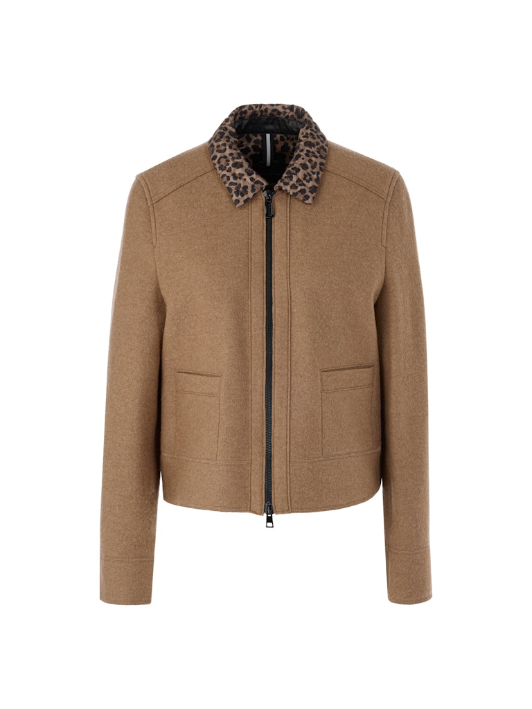 Walk-Jacke in milk coffee mit Leo Details