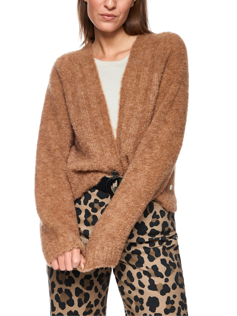 Nahtlose Strickjacke in milk coffee – "Knitted in Germany"