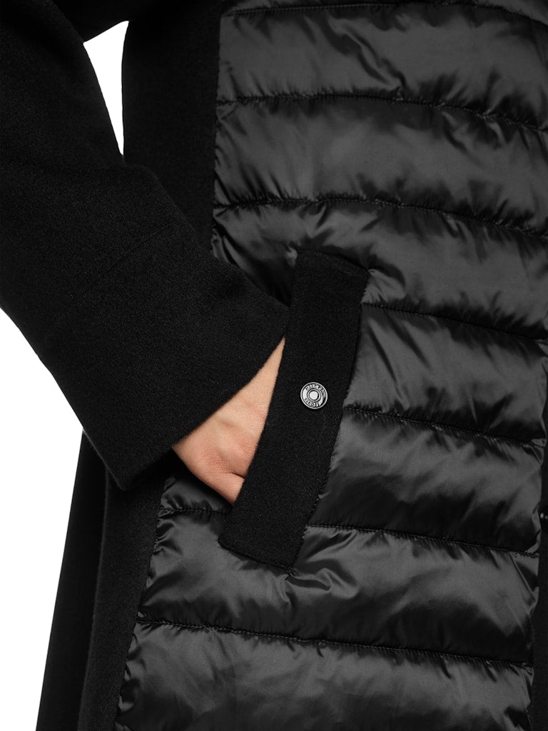 Outdoor Mantel in schwarz mit Wattierung