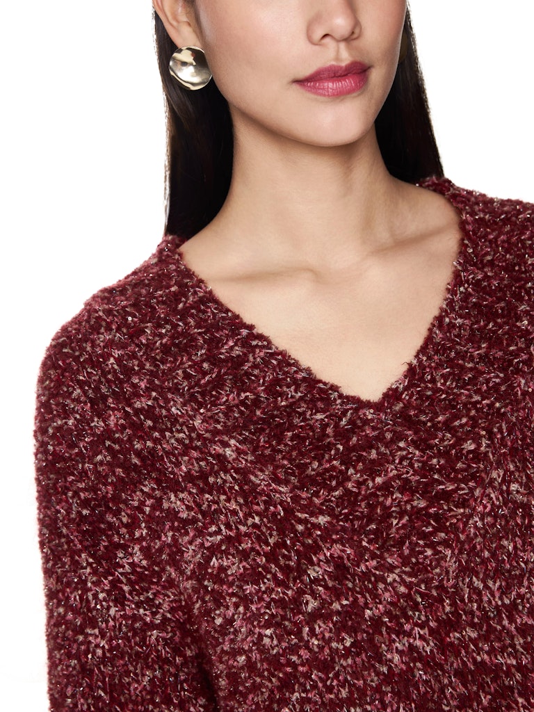 Pullover mit Wow-Effekt in bright maroon Knitted in Germany