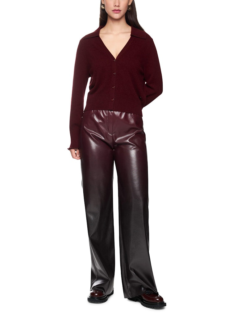 Fake-Nappa Hose in bright maroon Modell WELKOM
