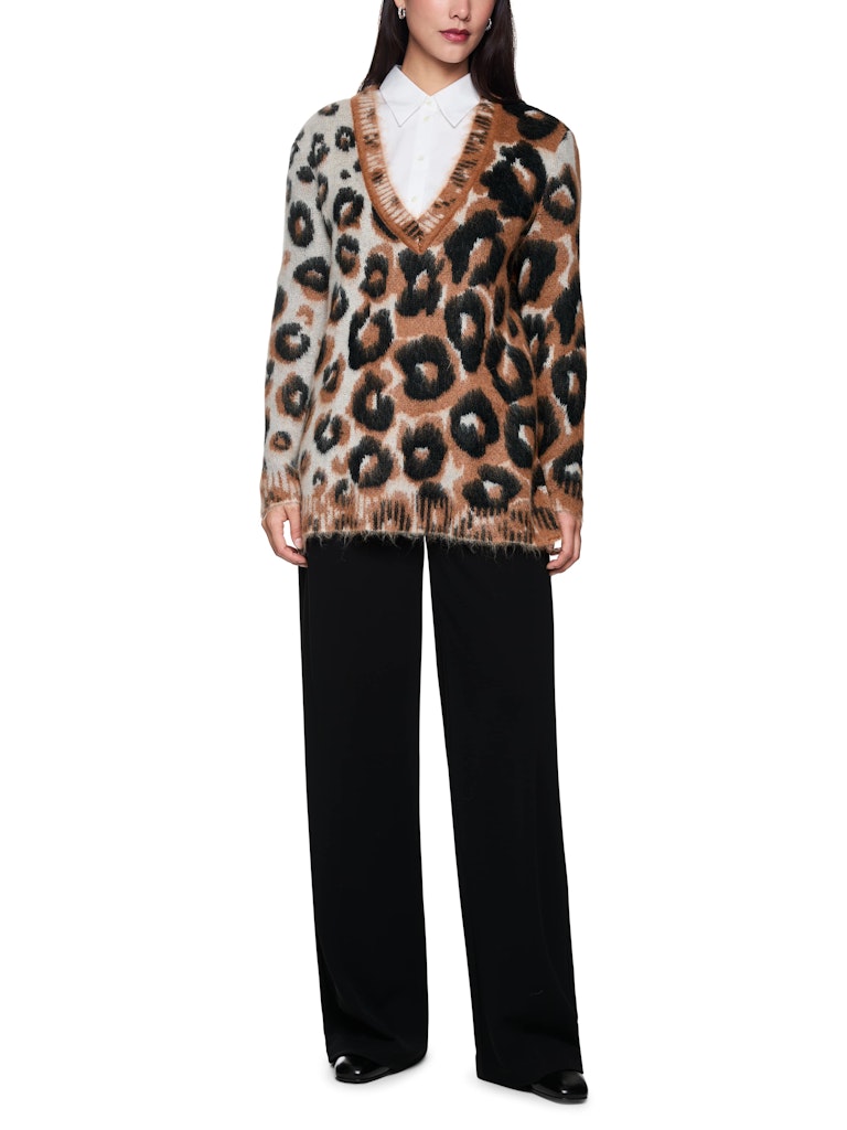Haariger Leo-Pullover in soft cappuccino Knitted in Germany