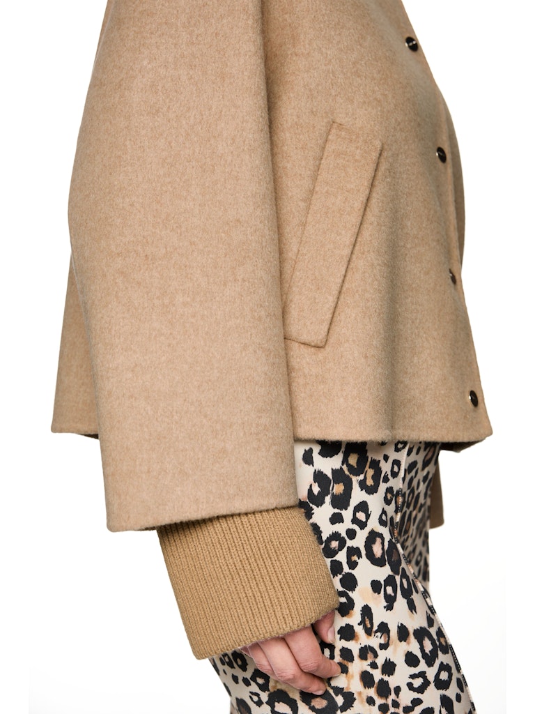 Woll-Jacke mit Bündchenärmeln in camel