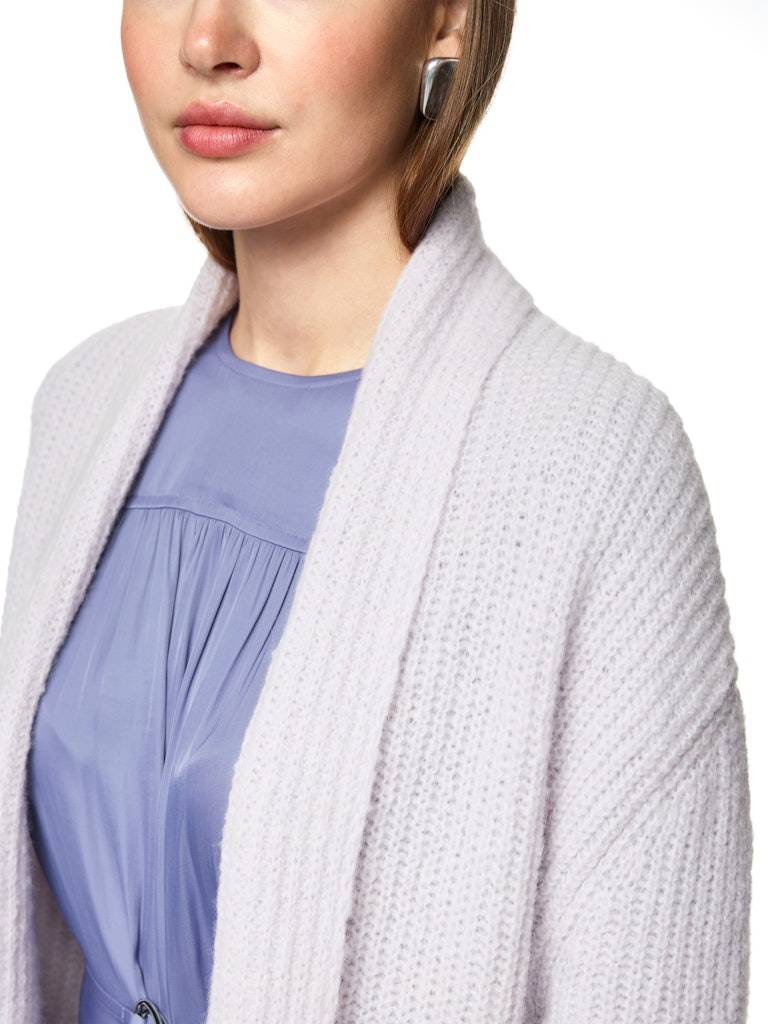 Strickjacke in soft lavender Knitted in Germany