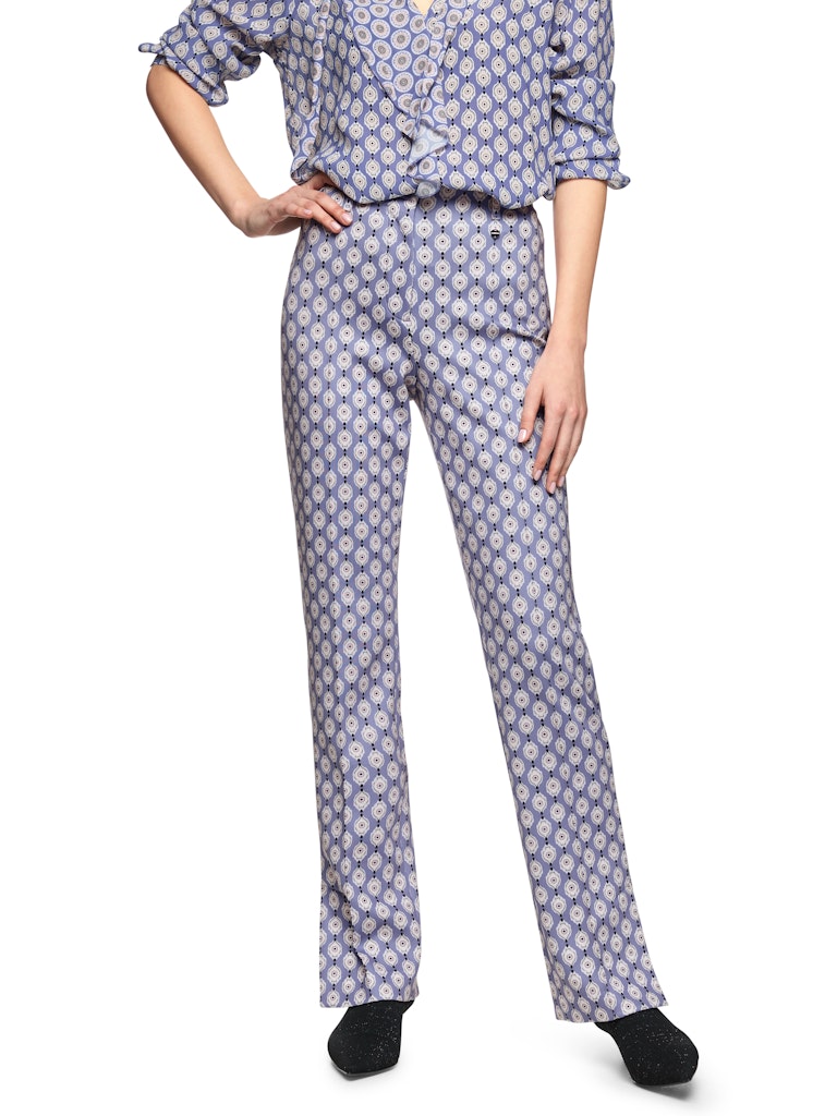 Scuba Hose im Ornament-Print in bluish violet Modell FATSA