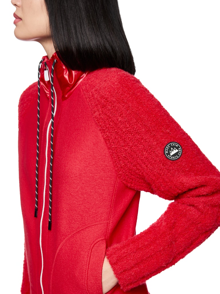 Strickjacke mit Kapuze in cranberry Knitted in Germany