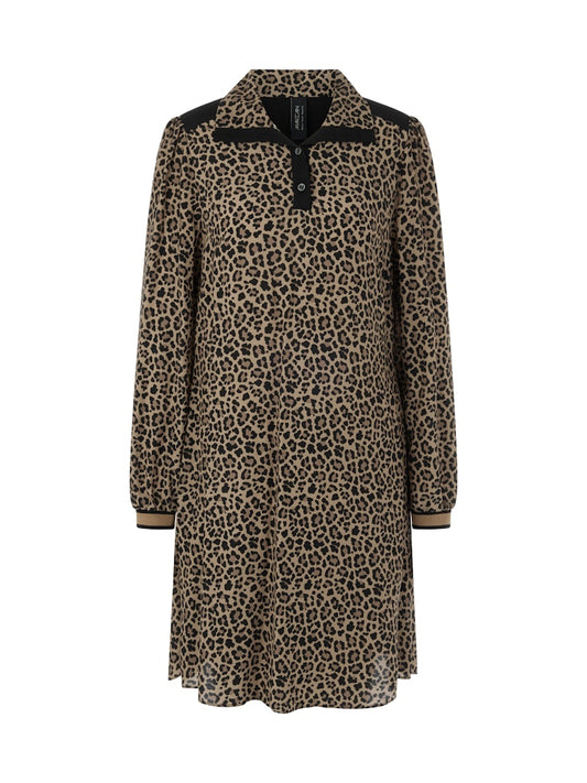 Viskosekleid mit Leoprint und Raffdetail in milk coffee