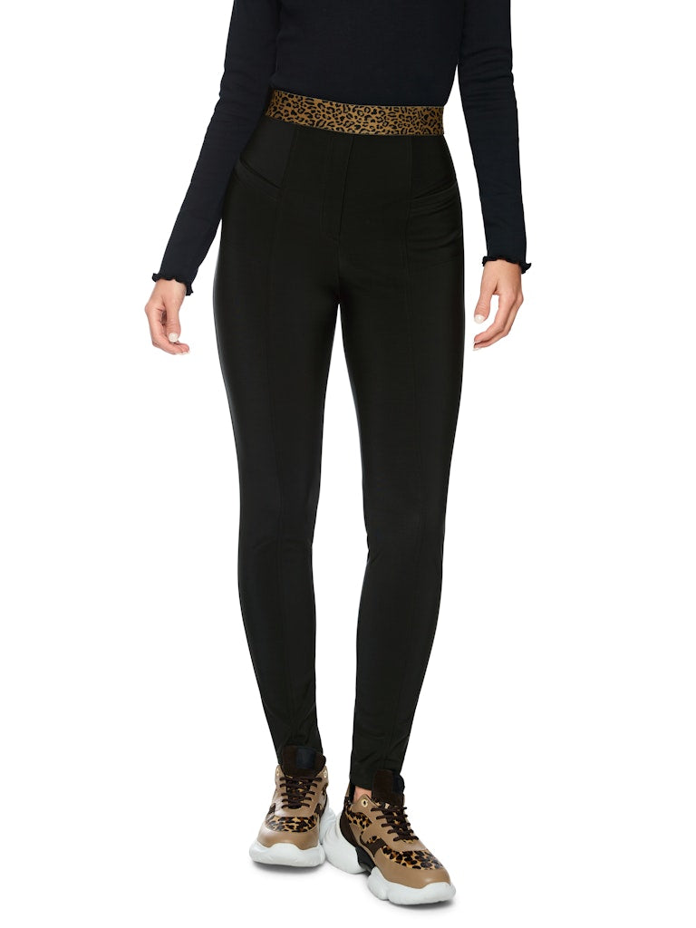 Schmale Hose im Techno-Stretch Material in schwarz Modell SOFIA